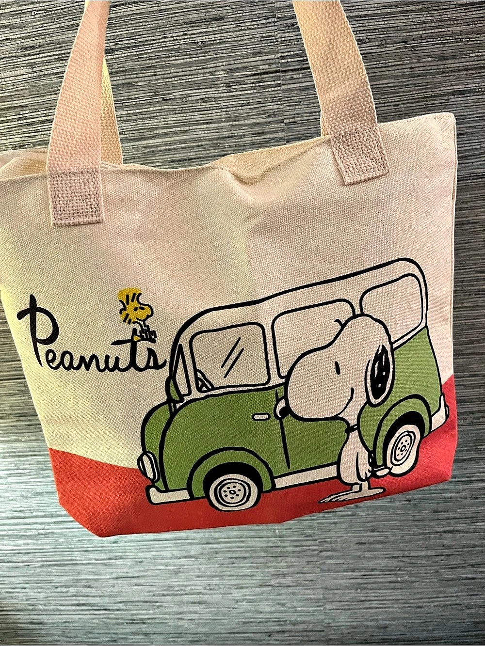 Peanuts Snoopy Graphic Tote in Cream